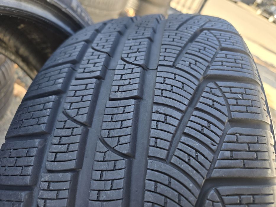 Anvelope iarna 245 40 20
