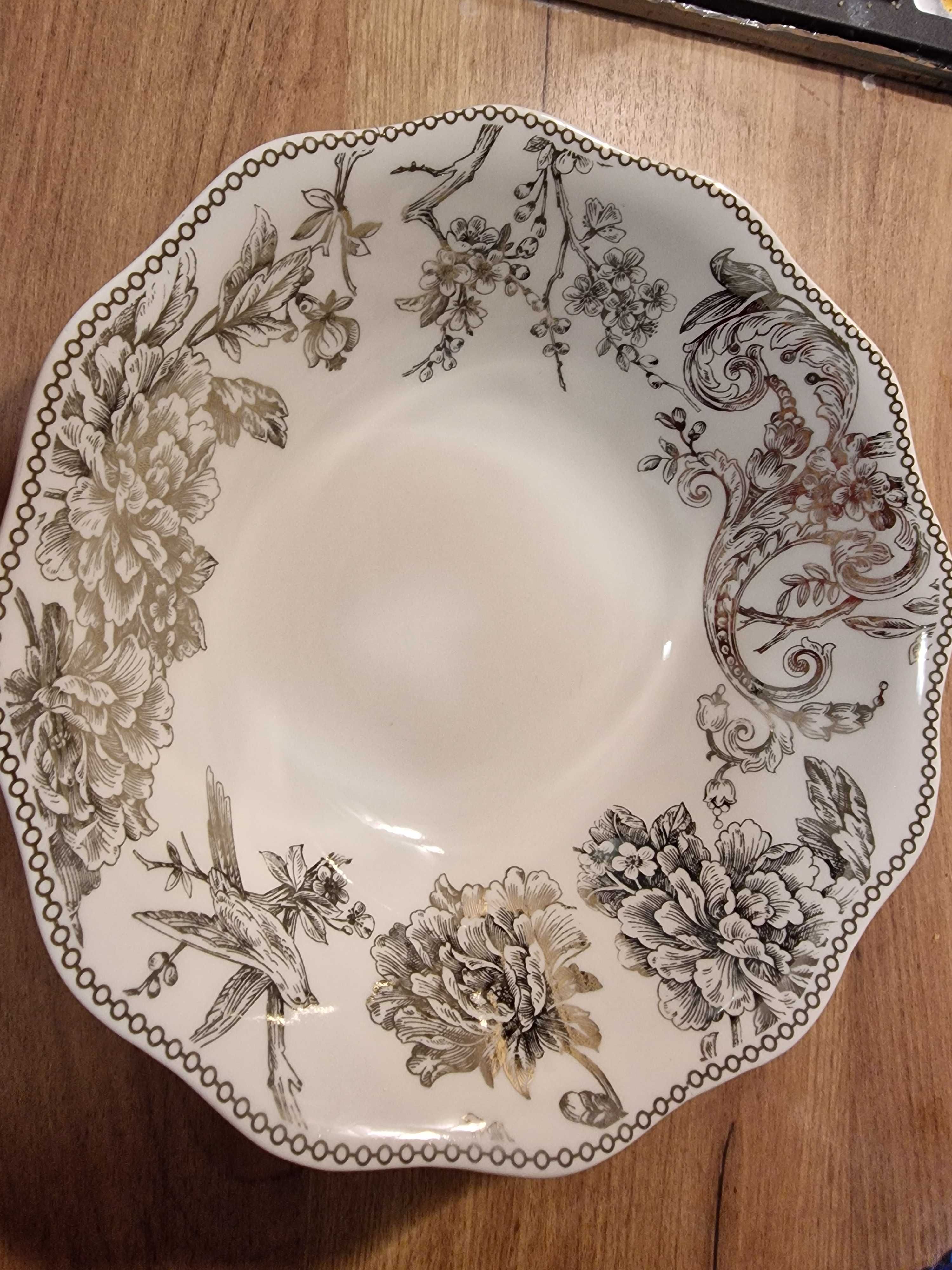 Vand set portelan vesela/farfurii model floral stare foarte buna