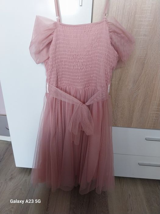 Елегантна рокля за повод