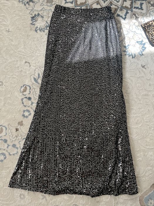 Продаю брюки, беретки, платье, юбку