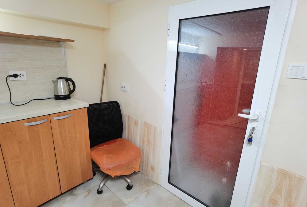 Дава се под наем Едностаен апартамент в София, Център - 10 кв.м за 204 € - Снимка #2