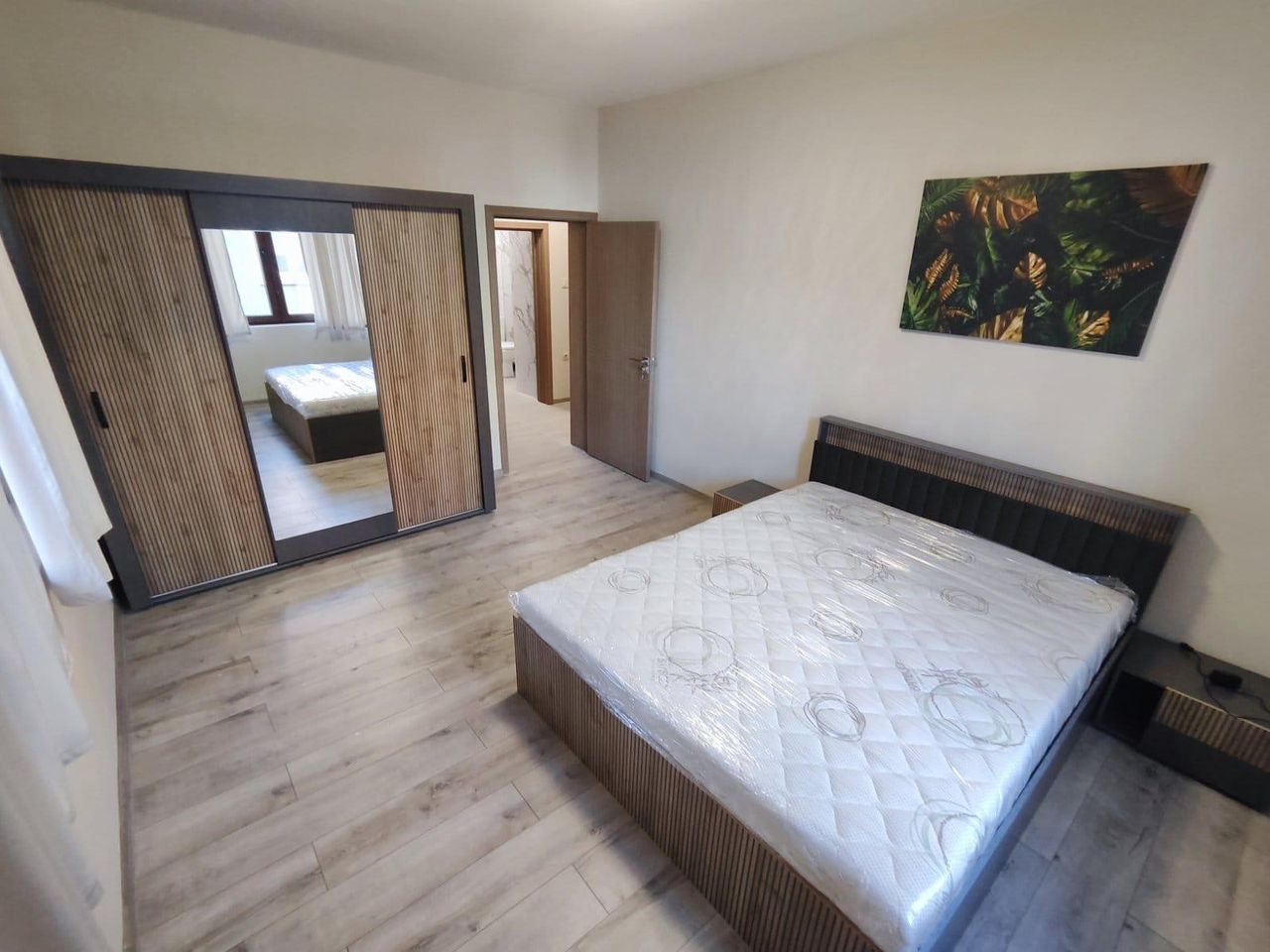 Дава се под наем Етаж от къща в Пловдив, Център - 110 кв.м за 900 € - Снимка #5