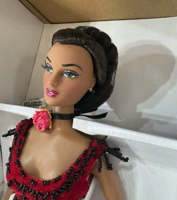 Păpușa de colecție model rar