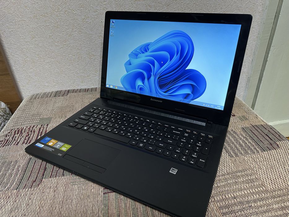 Ноутбук Lenovo CORE i3 + 4 ГБ ОЗУ