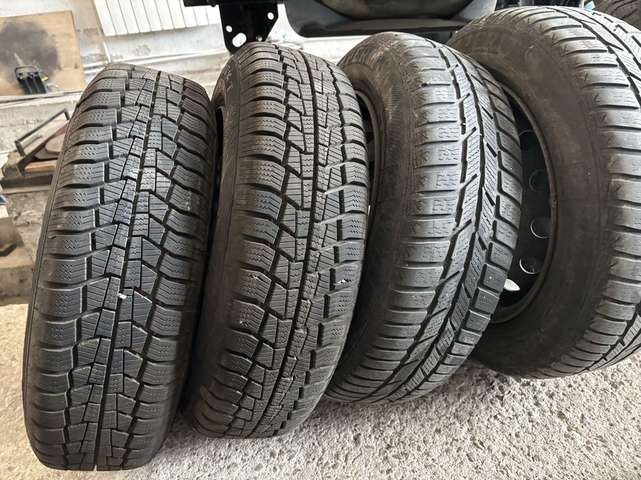 Зимни гуми с джанти 165/70R14 за Пежо