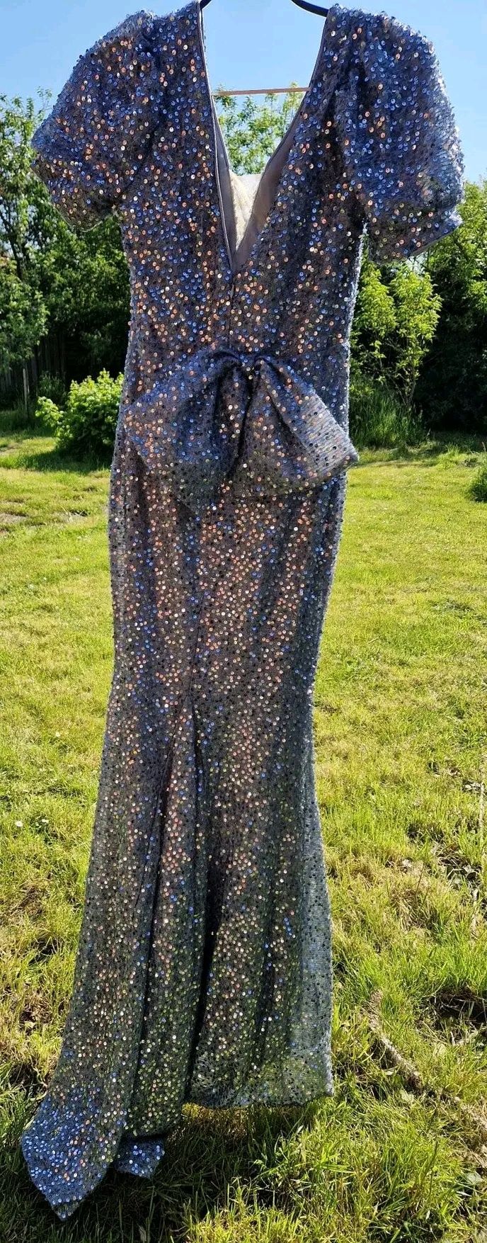 Rochie marime M merge perfect la S