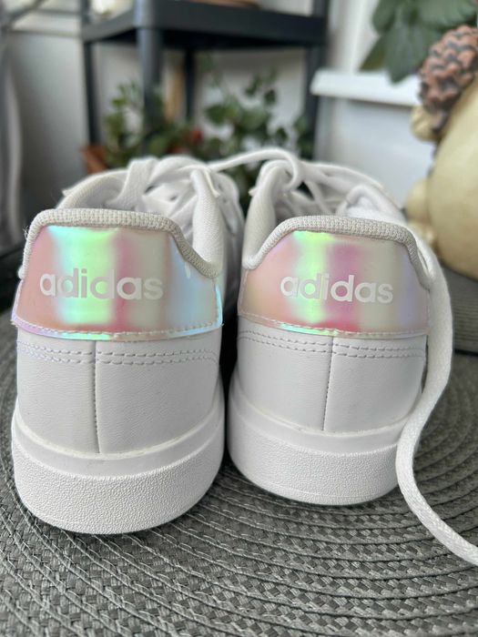 Adidas marimea 36, aproape noi