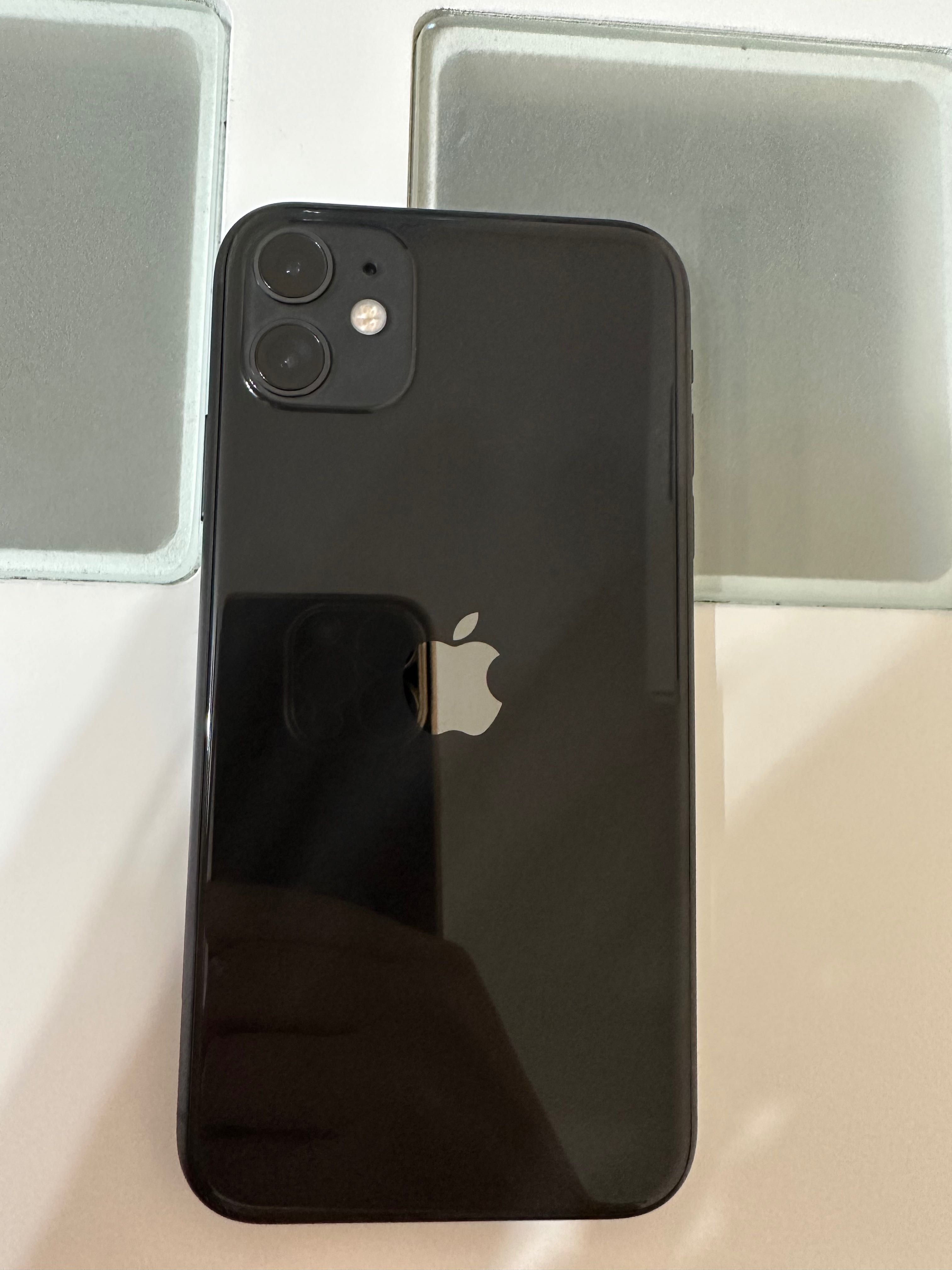 Iphone 11 black 64gb чисто нов