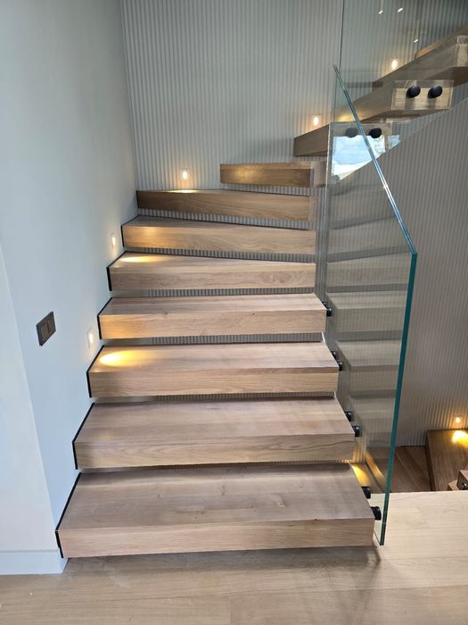 Trepte și accesorii din lemn masiv – montaj simplu, aspect elegant