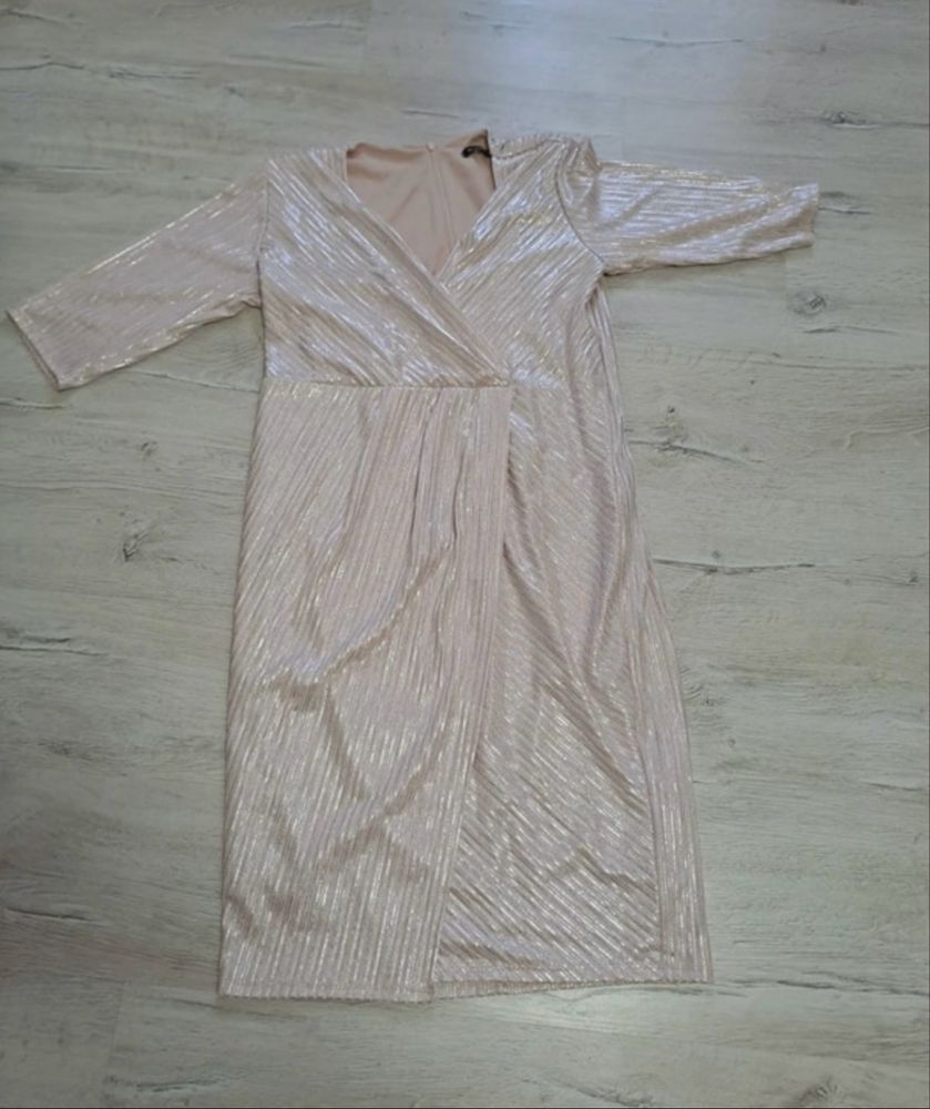 Cand rochie eleganta