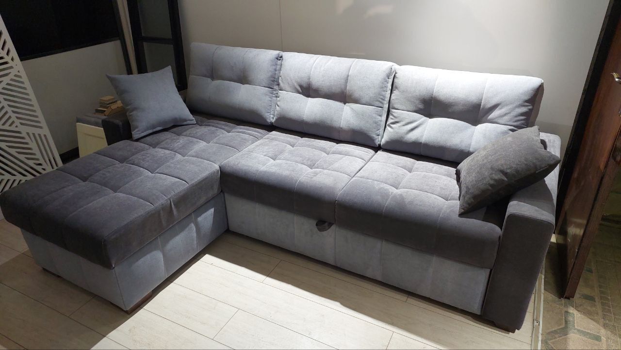 Раскладной диван, сделанный на заказ, в наличии. С доставкой!