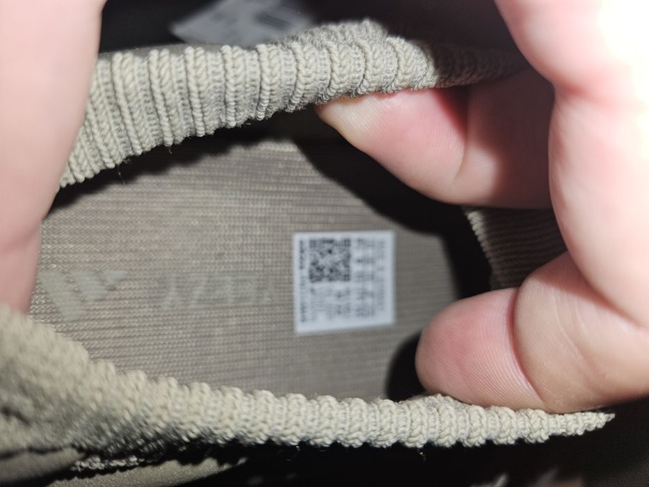 Adidas Yeezy 450 Nr.43 1\3noi made in Germany preț 550 non-negociabil