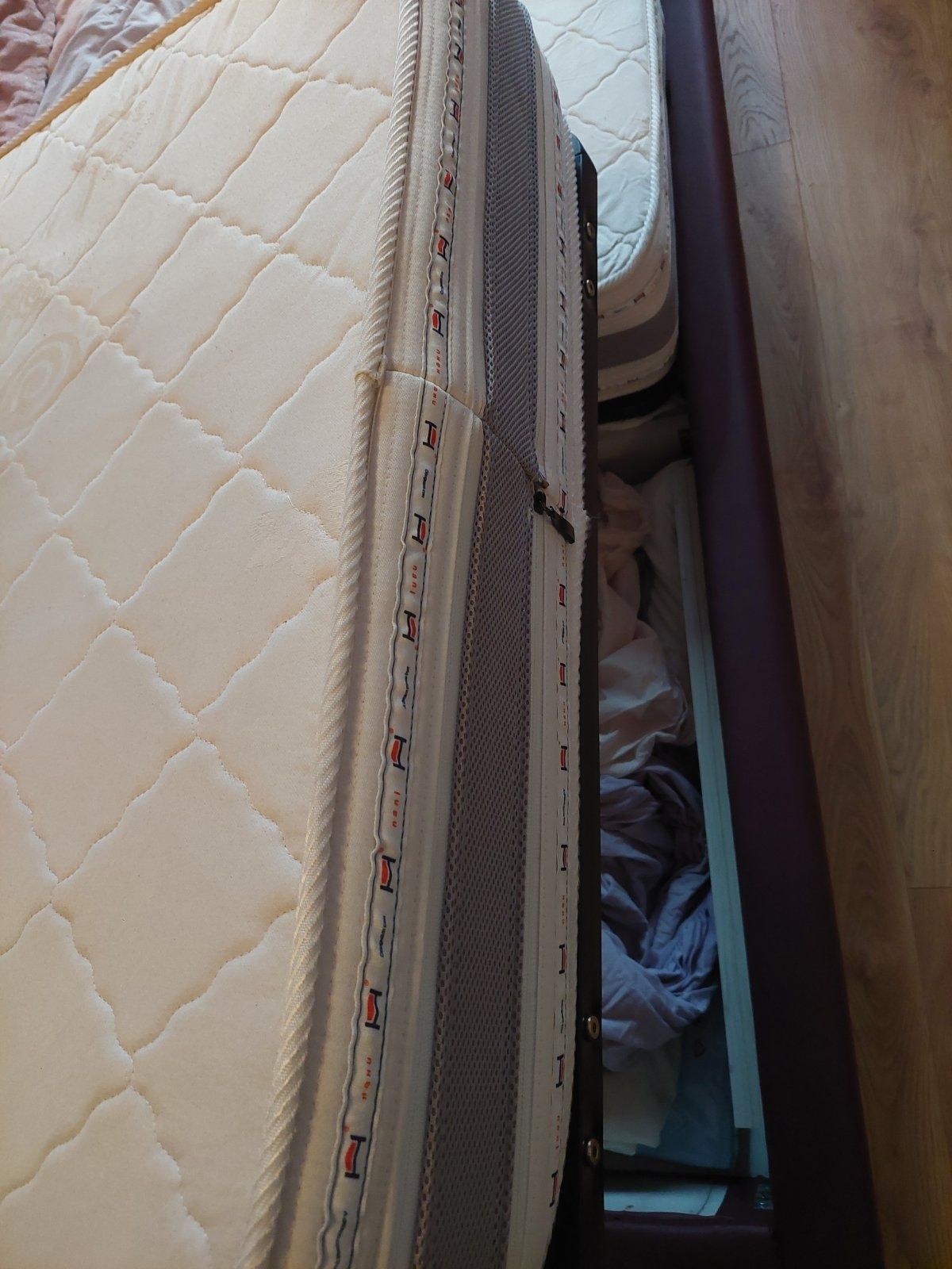 Кожено Легло с подматрачна ракла и 2 матрака180х200