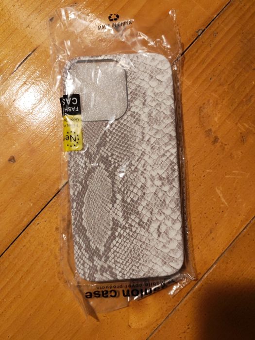 Husa iphone 15 pro max imitatie piele sarpe