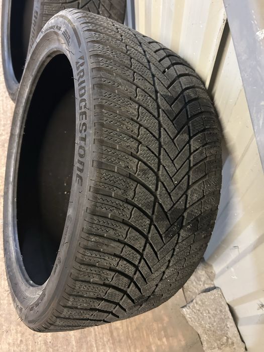2бр.зимни гуми Bridgestone 275/35/21