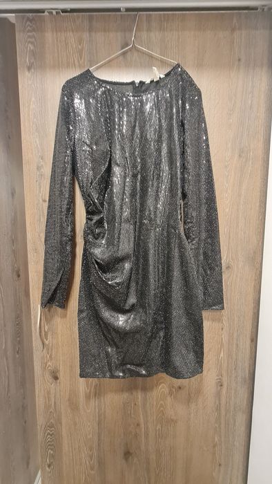 Vând rochie cu strasuri H&M noua