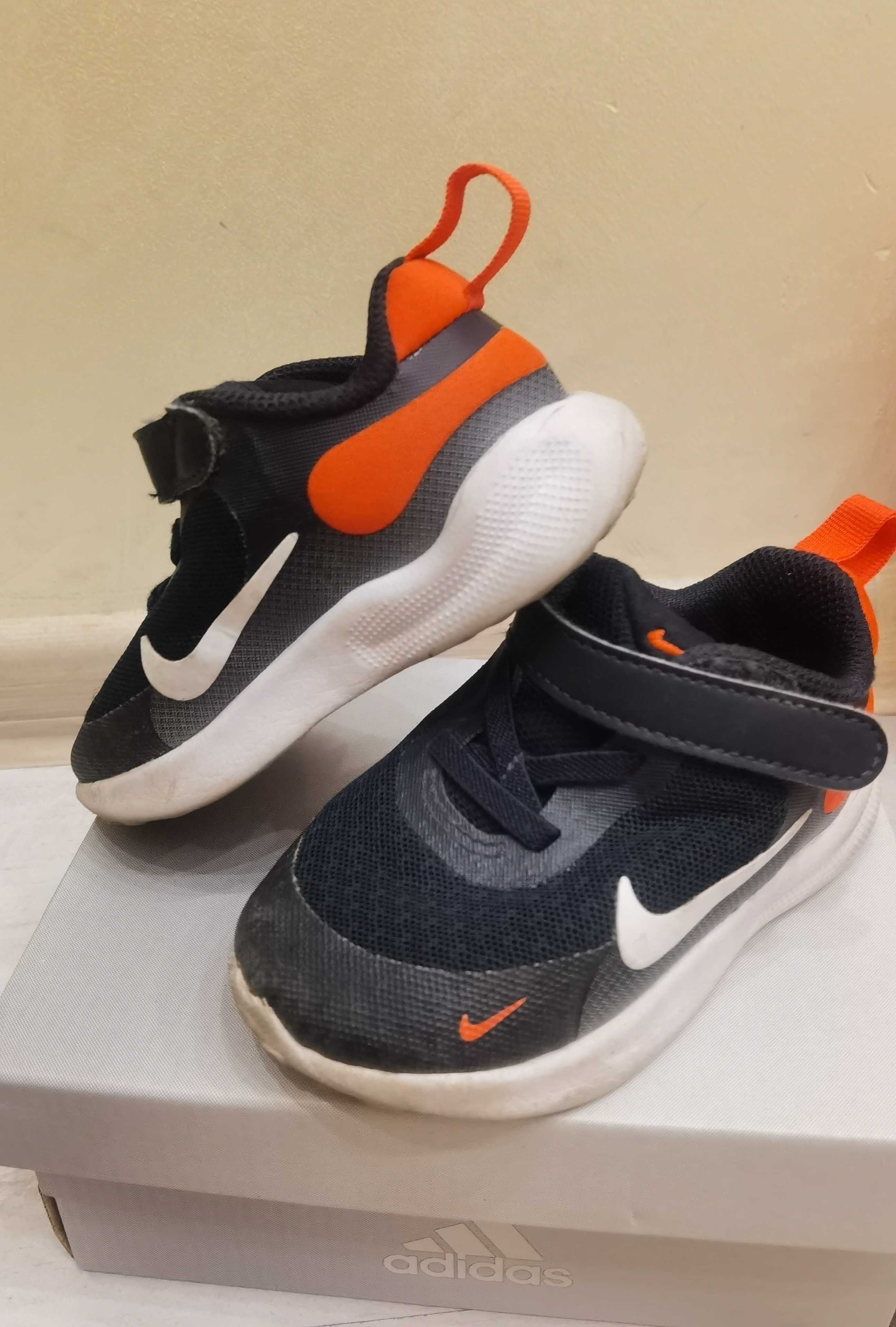 Детски маратонки Nike revolution , номер 22