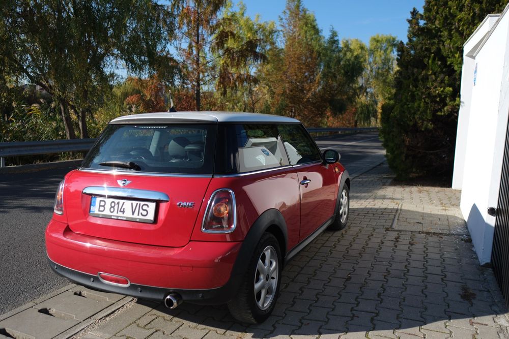 Mini One, cutie automată, încălzire în scaune, stare bună