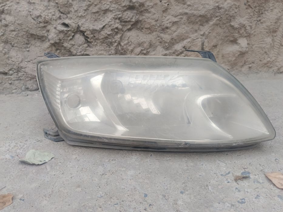 Лада гранта фара