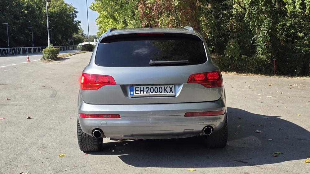 Ауди Q7 3. 0TDI  quattro S-LINE