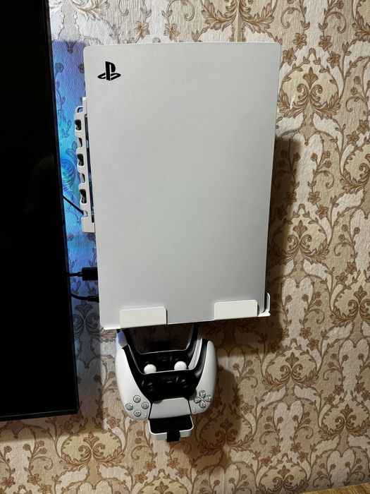 Продам Sony Playstation 5