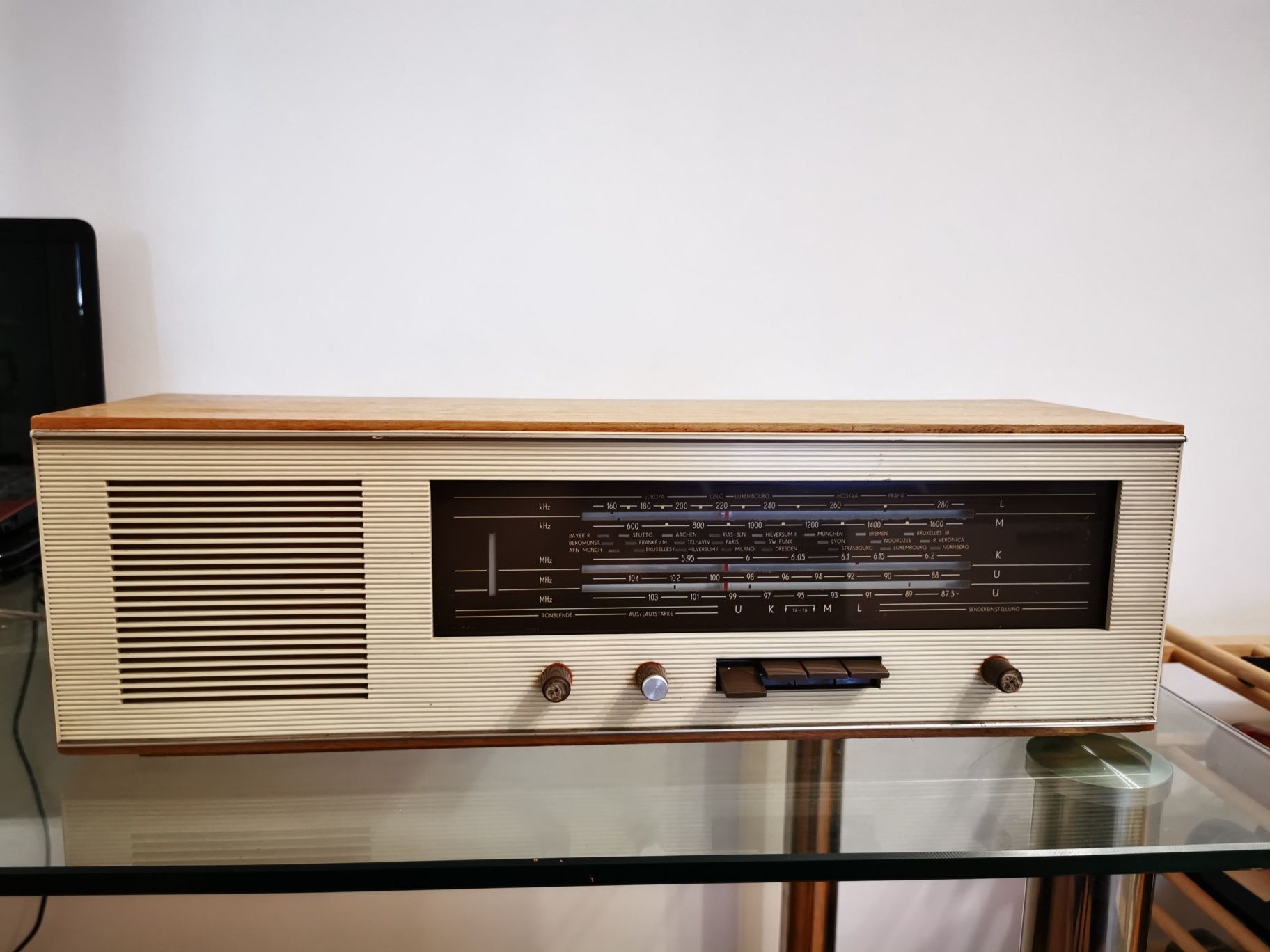 Radio vechi Bruns radio super 5810 Hamburg pe lampi