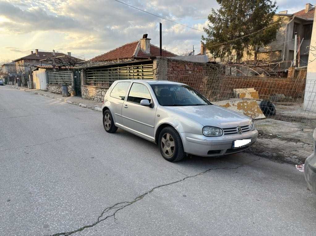 Продавам Volkswagen Golf 4 – 1.8 бензин + газова уредба