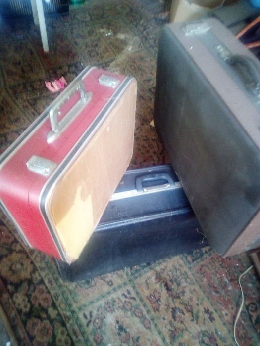 Стари куфари за декор !