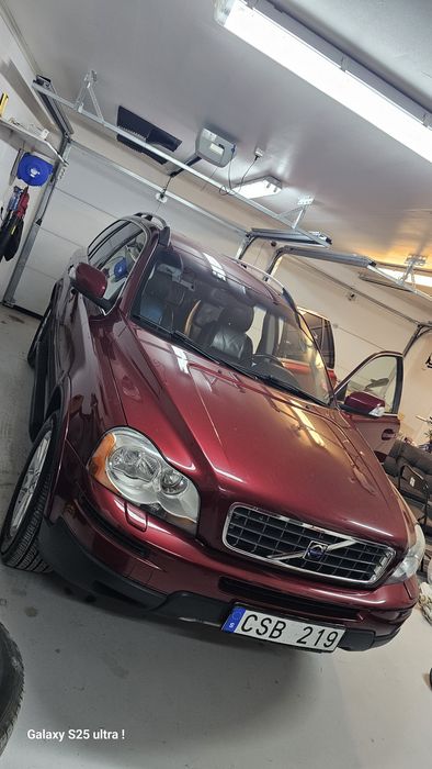 Volvo XC 90 - tank suedez