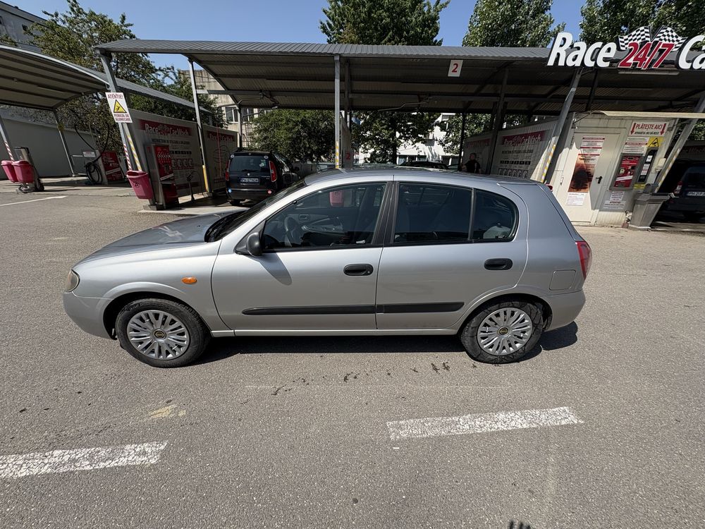 Nissan Almera 2004