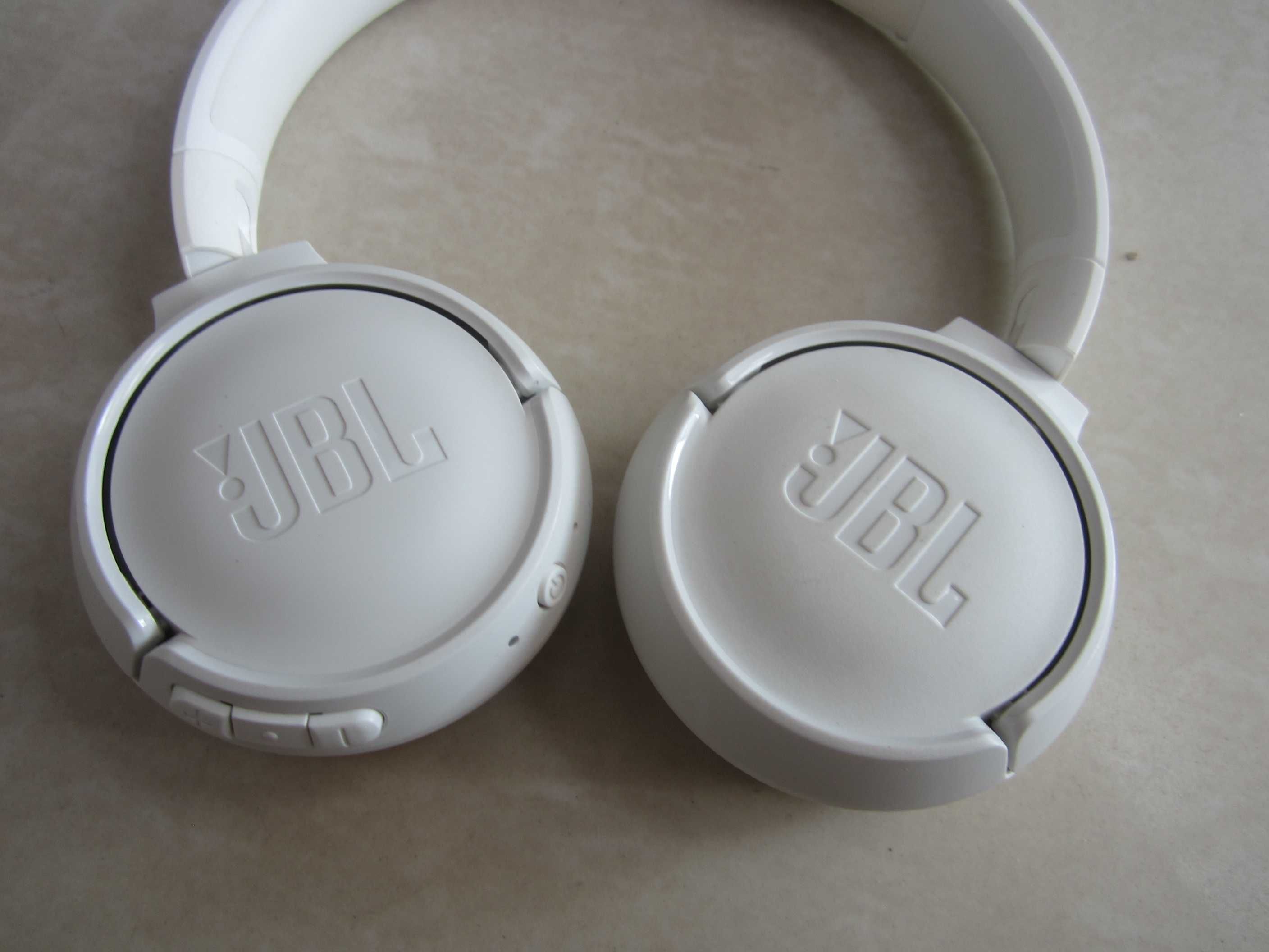 Безжични bluetooth слушалки JBL Tune 500BT