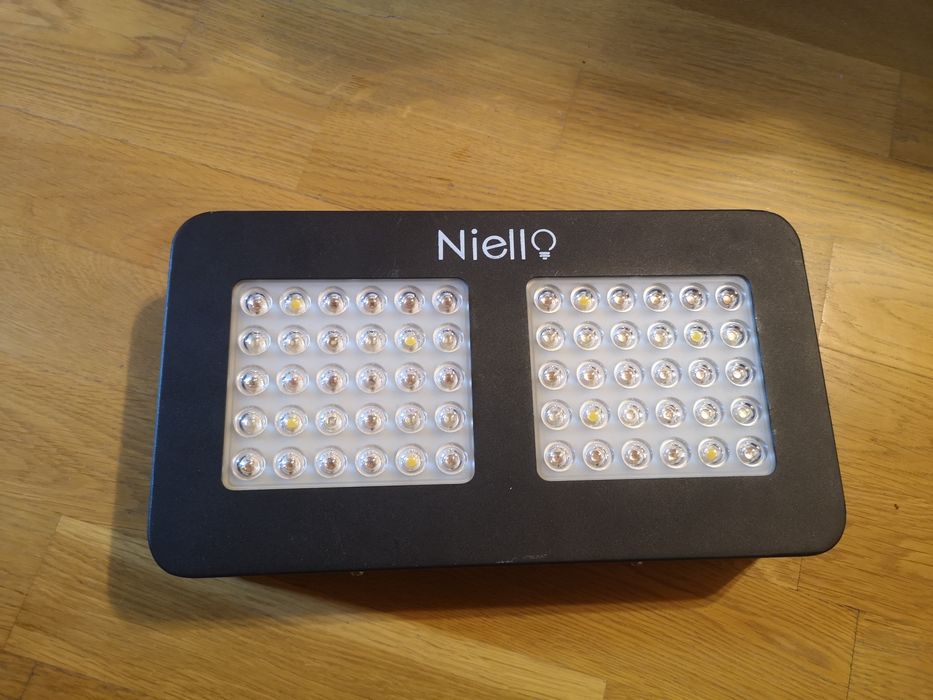 Proiector panou LED UV  Niello M-300 de 300w cu spectru complet