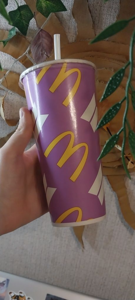 Коробочка и стакан от BTS meal, коллаборация BTS x McDonalds