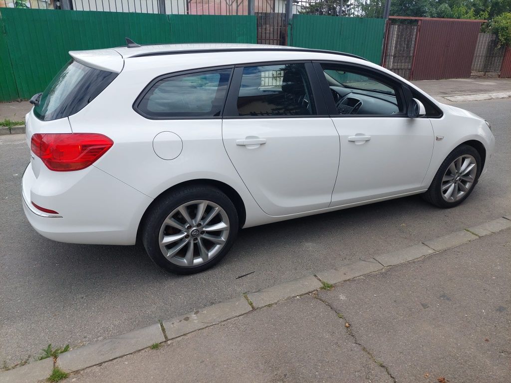 Opel Astra J Sport Tourer,Facelift,1.7 CDTI ,an 2014