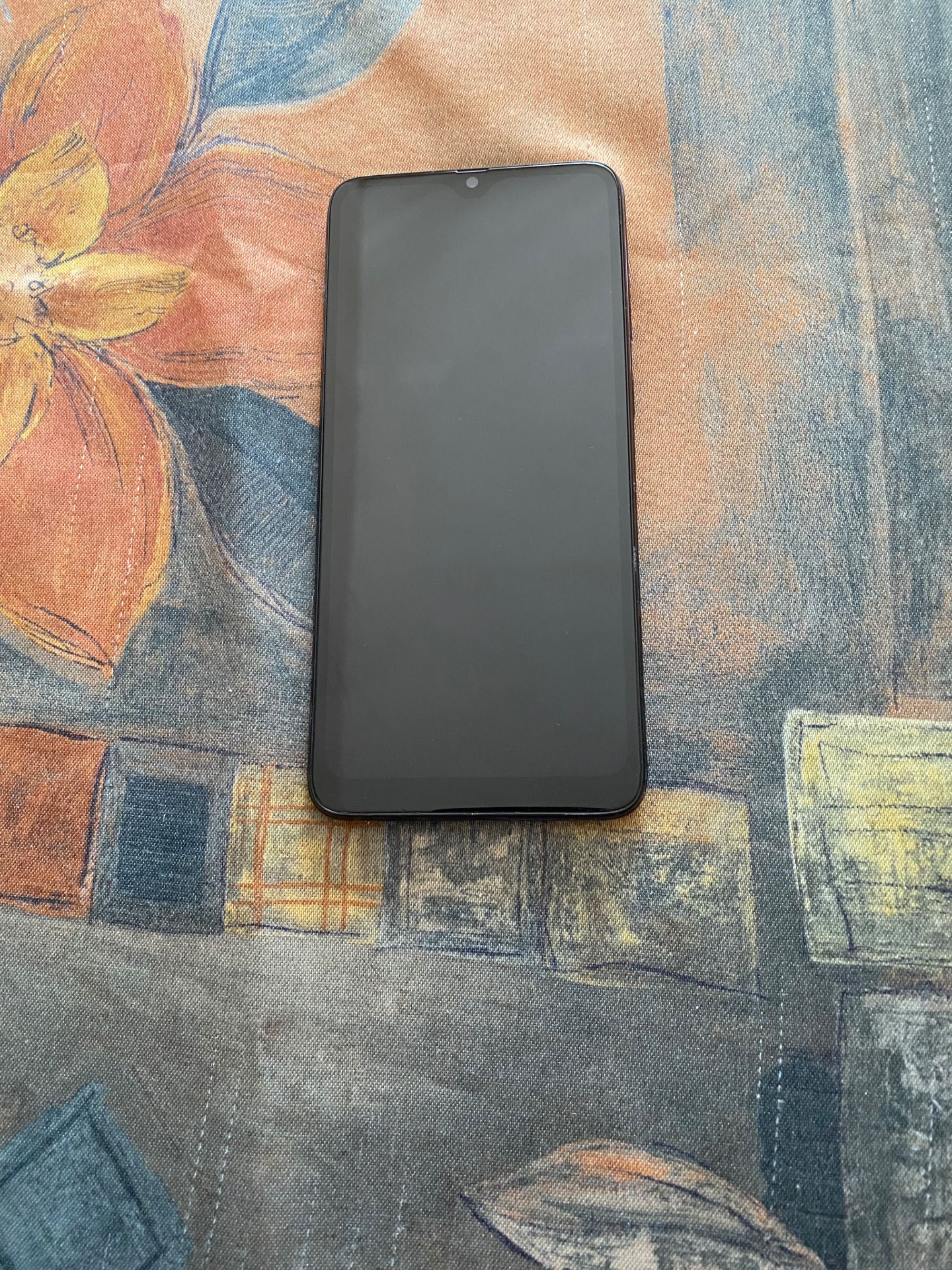Samsung Galaxy A 70 -128GB/6,0 GB, Dual SIM,зарядно