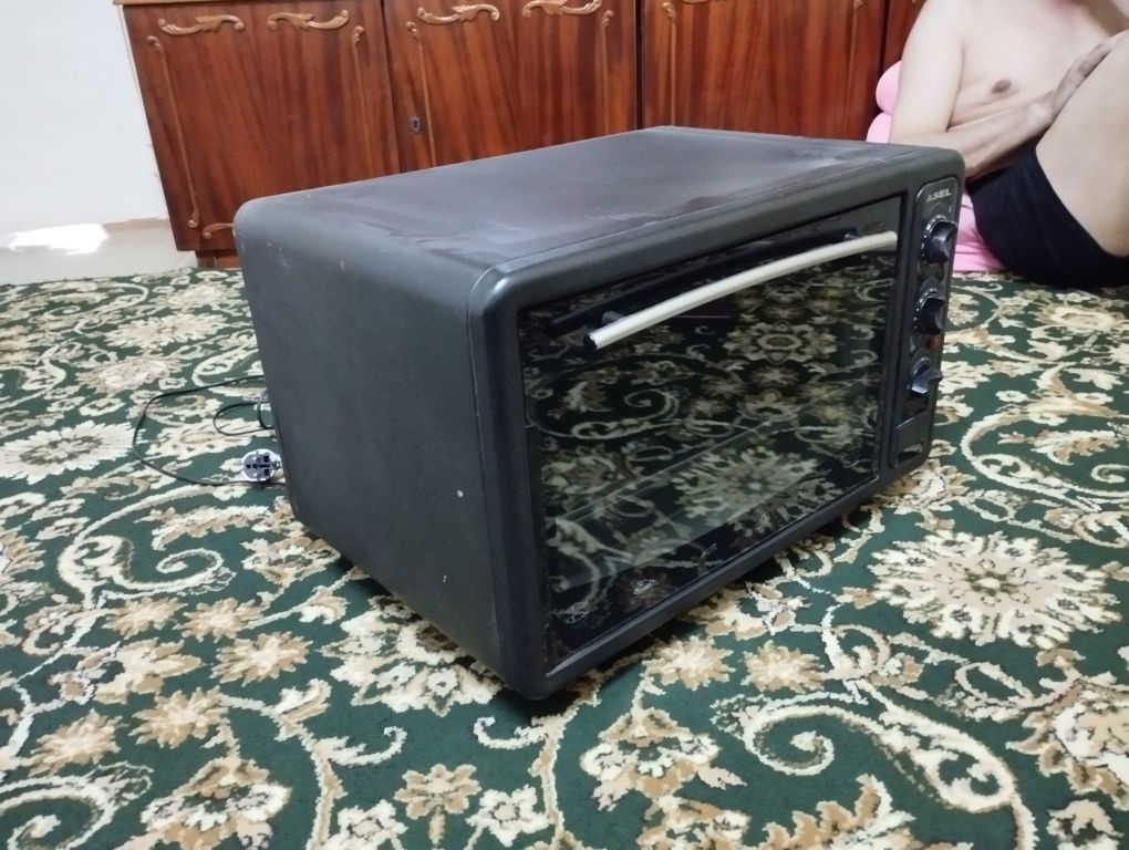 Продаю духовку на электричестве