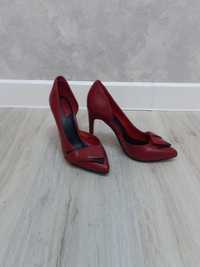 Туфли женские бордового цвета
