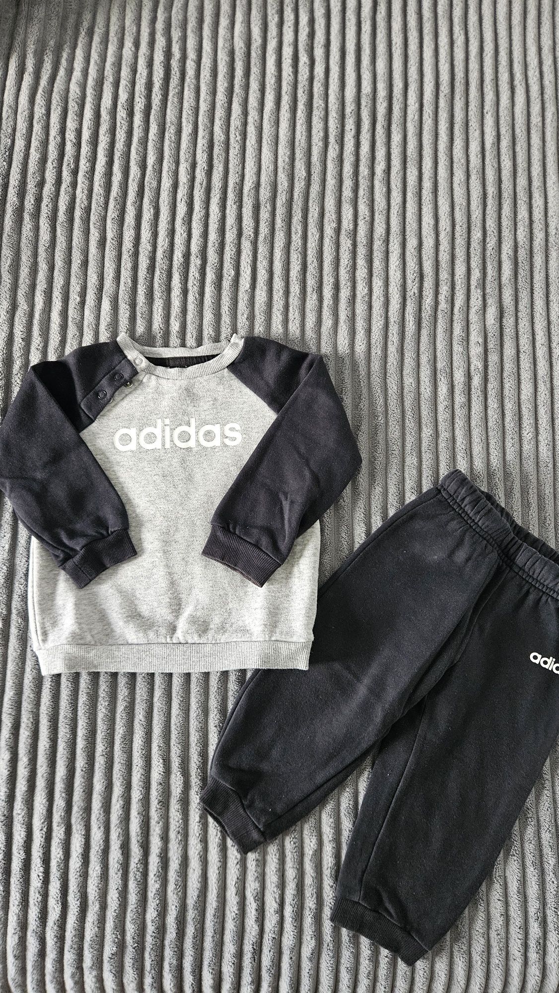 Trening ADIDAS mărime 9-12 luni