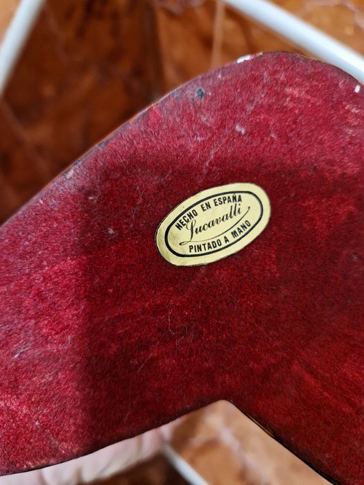 Прекрасна антикварна колекционерска порцеланова испанска фигура Клоун