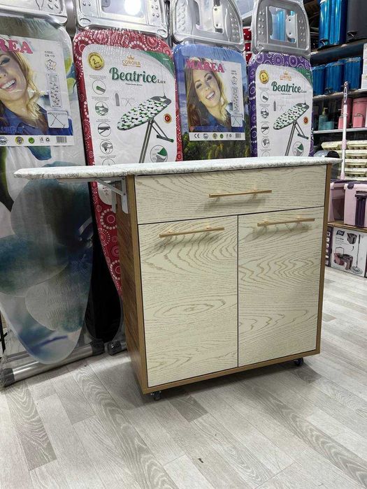 Гладильная доска+шкафчик. На роликах.