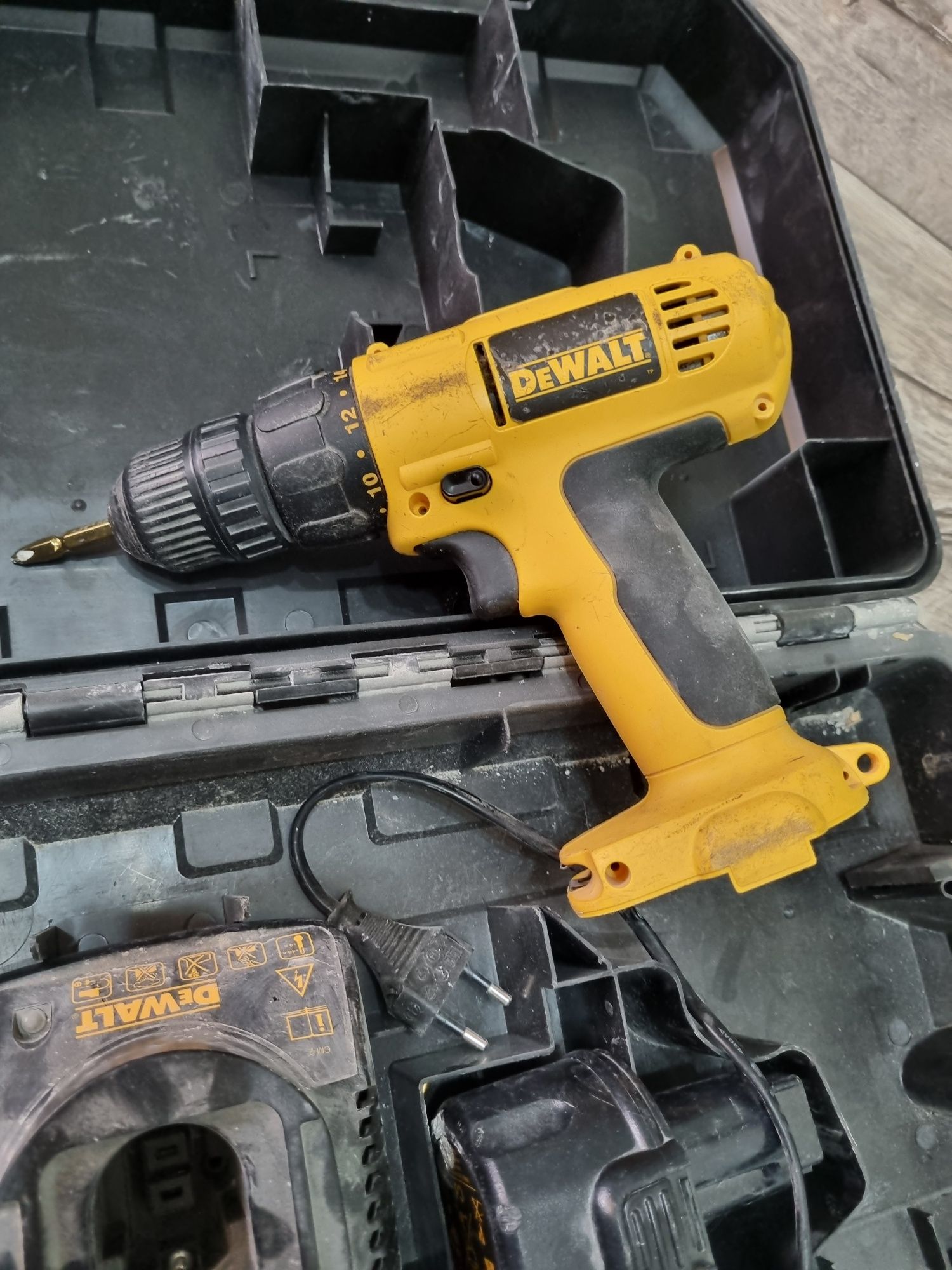 Шуруповёрт DeWALT