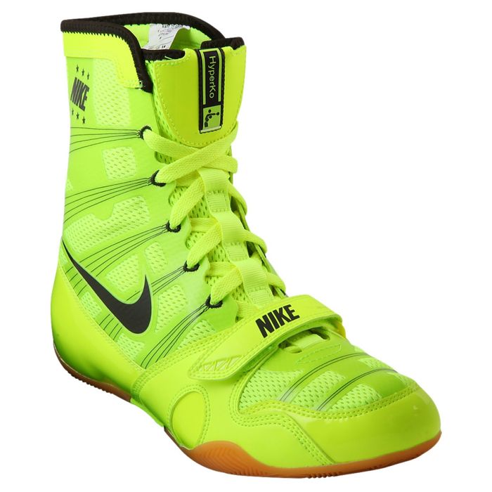 Боксерки Nike.