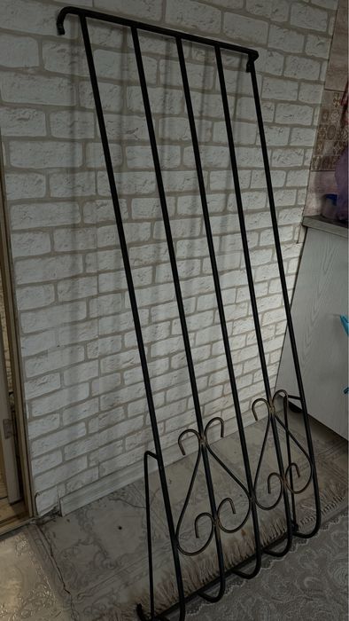 Решетка- stop baby.