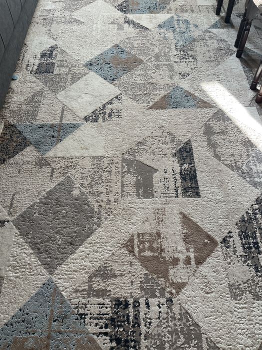 Продам ковер в отличном состоянии