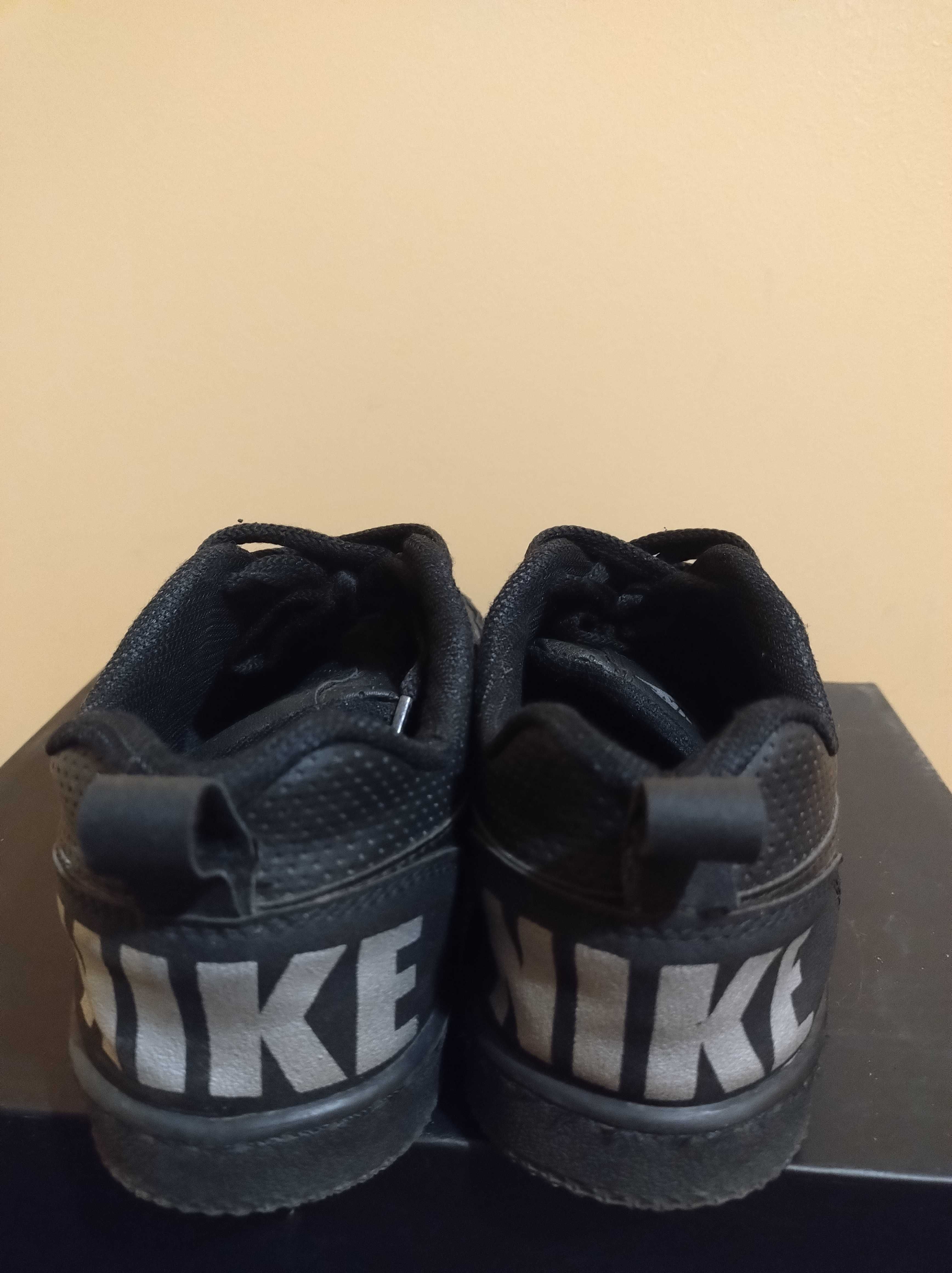 Дамски маратонки NIKE