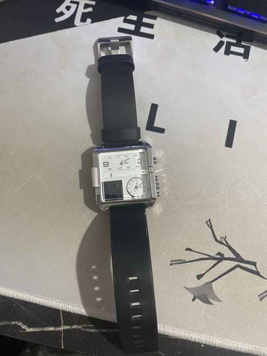 Продаю Часы Ivarus