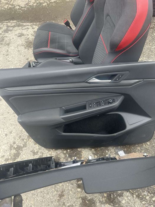Кожен салон със алкантара Vw Golf 8 GTI Performance