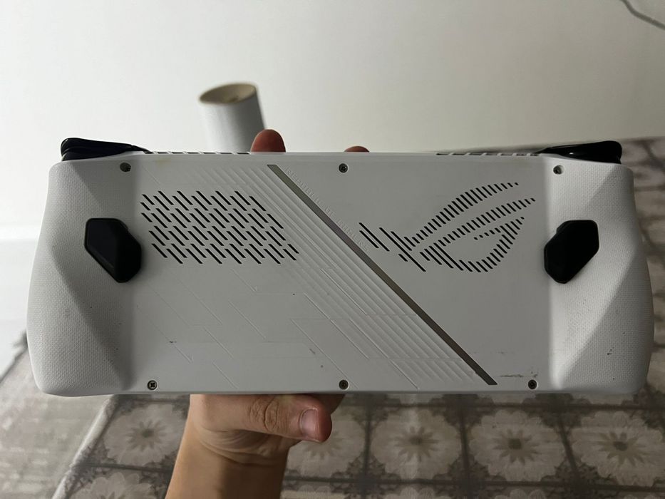 Asus Rog Ally Handheld gaming Pc