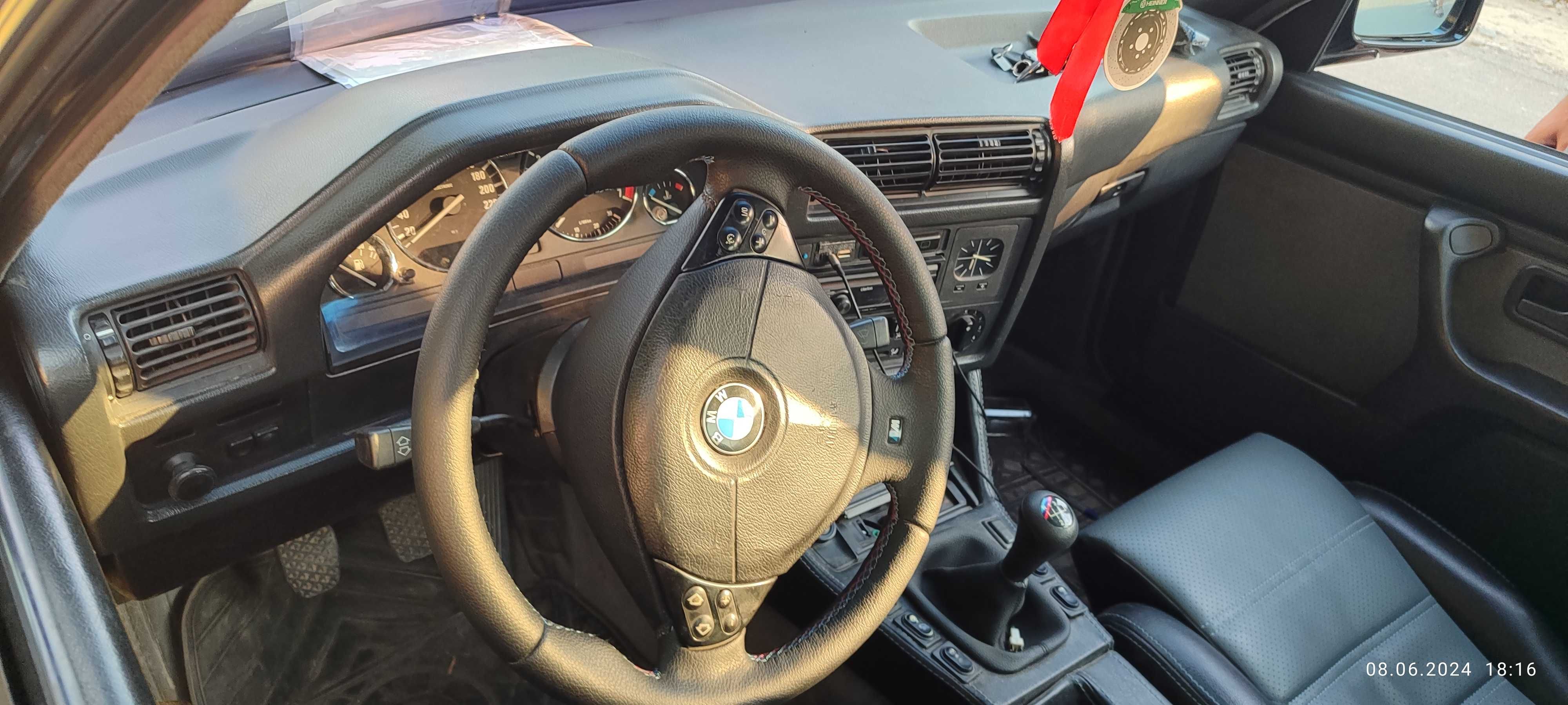 Продаётся BMW E30 327i