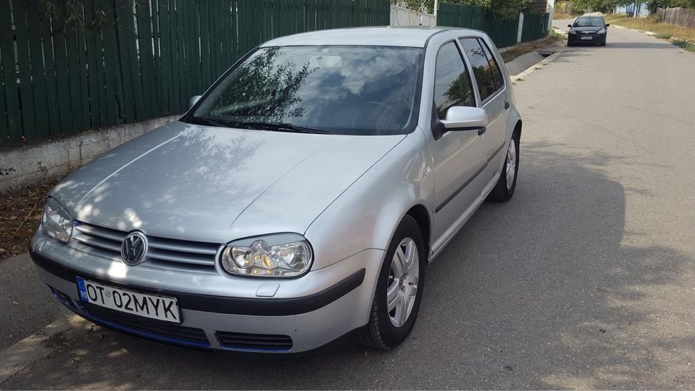 Vand Golf 4 gpl 5000 lei